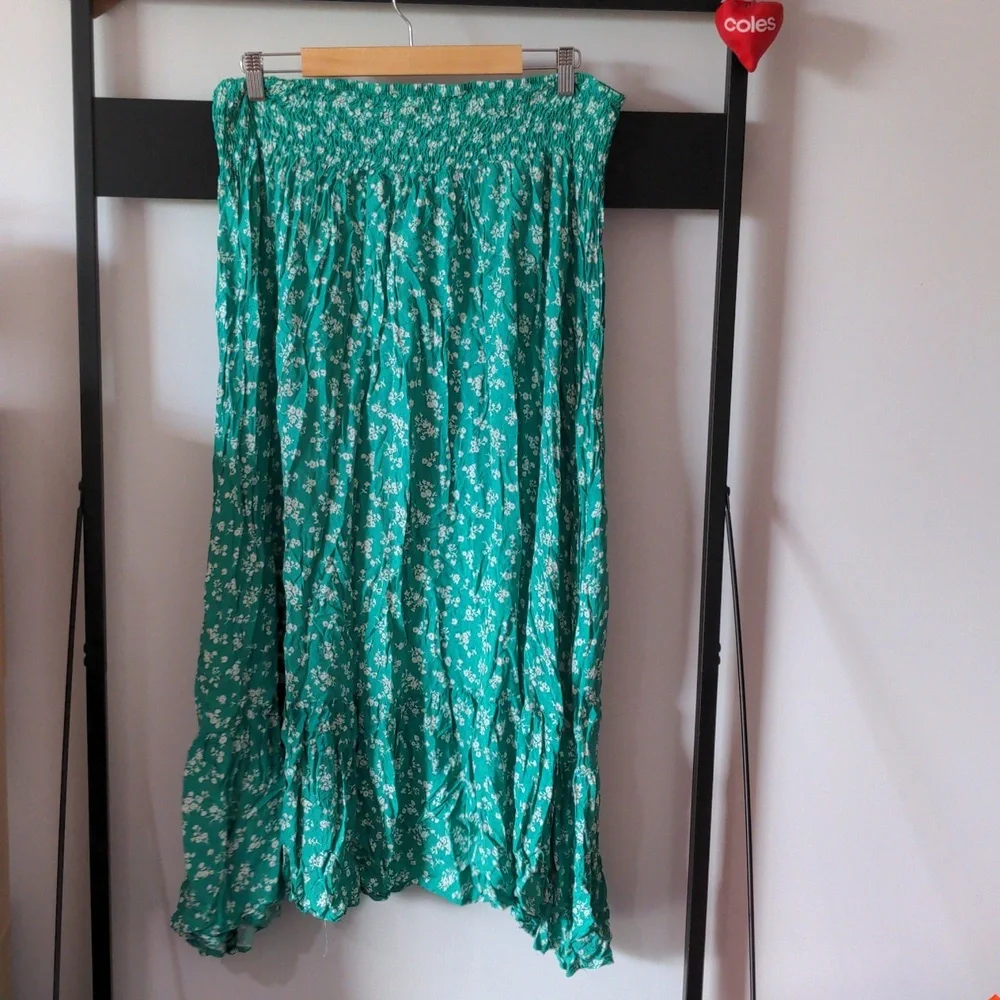 You and All green high-low skirt in AU 18 - Picture 3 of 4